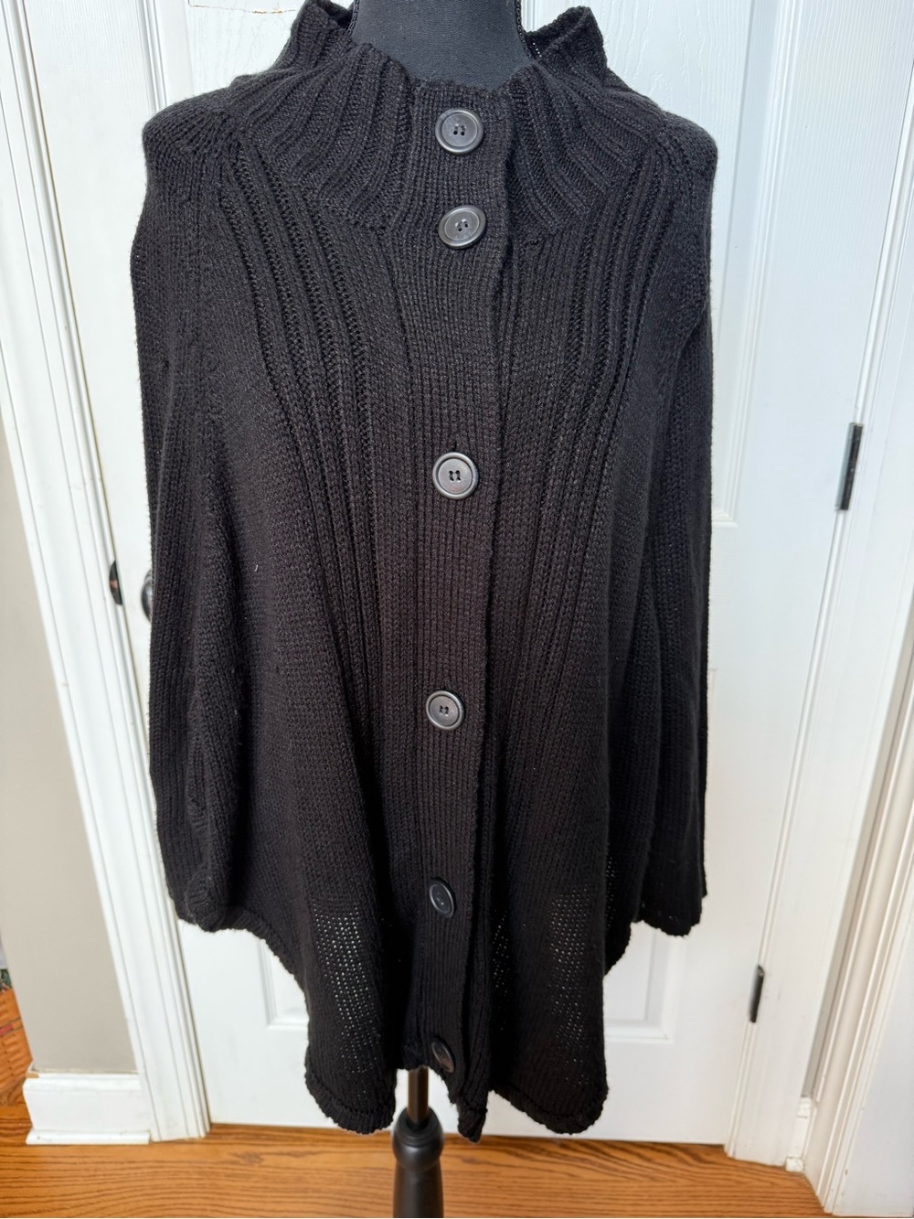 Simply Vera Vera Wang Black Ribbed Button-Front Knit Cardigan